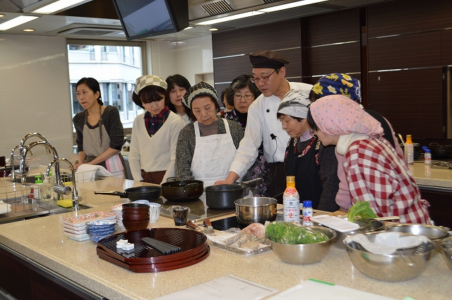 京野菜を使った料理教室の様子