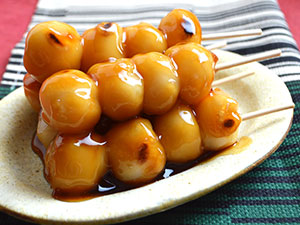 japanese sweets-mitarashi dango
