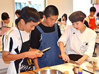 修学旅行の体験プログラム例の様子1